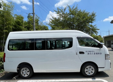 送迎用リフト車